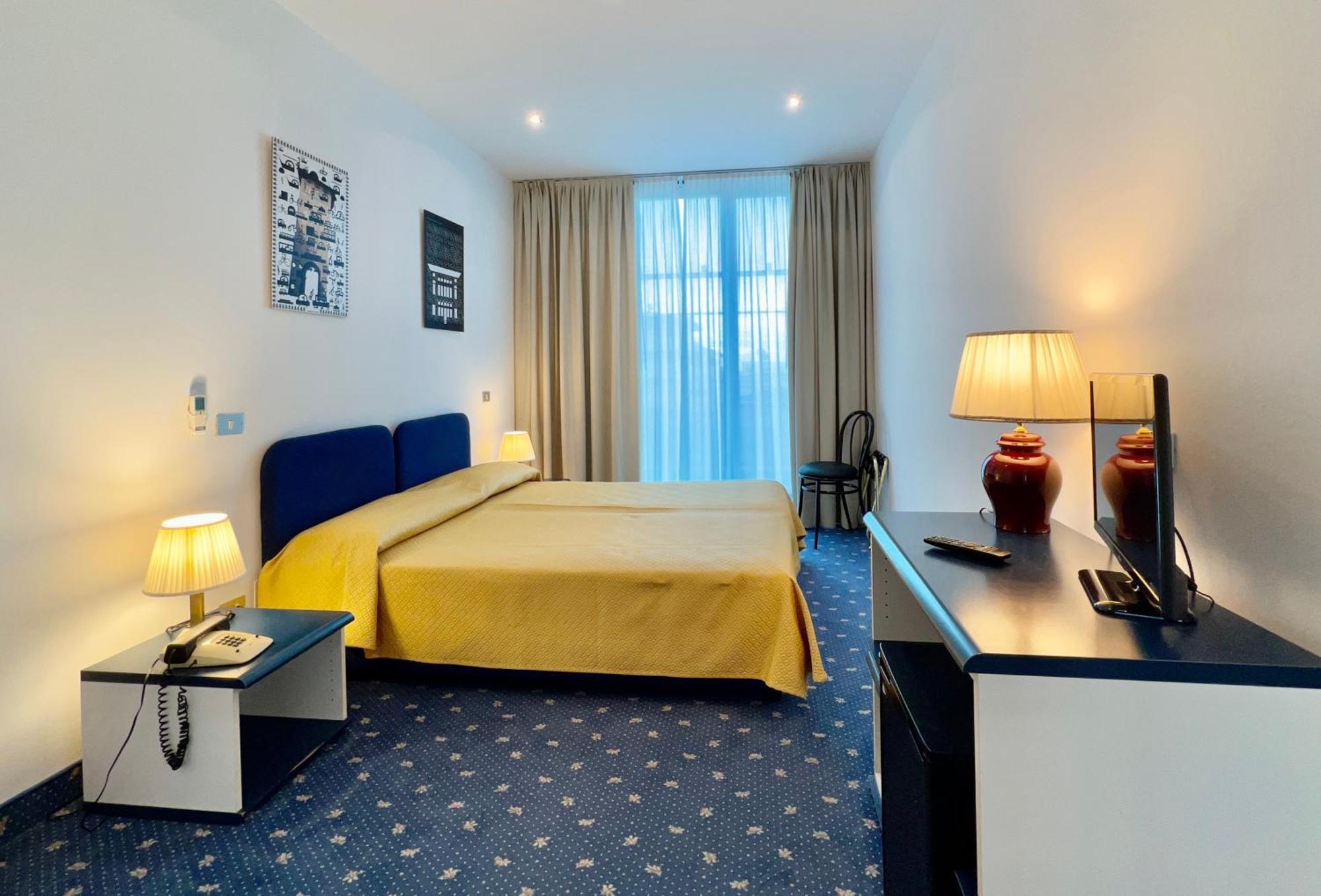 Hotel Myriam リニャーノ・サッビアドーロ エクステリア 写真