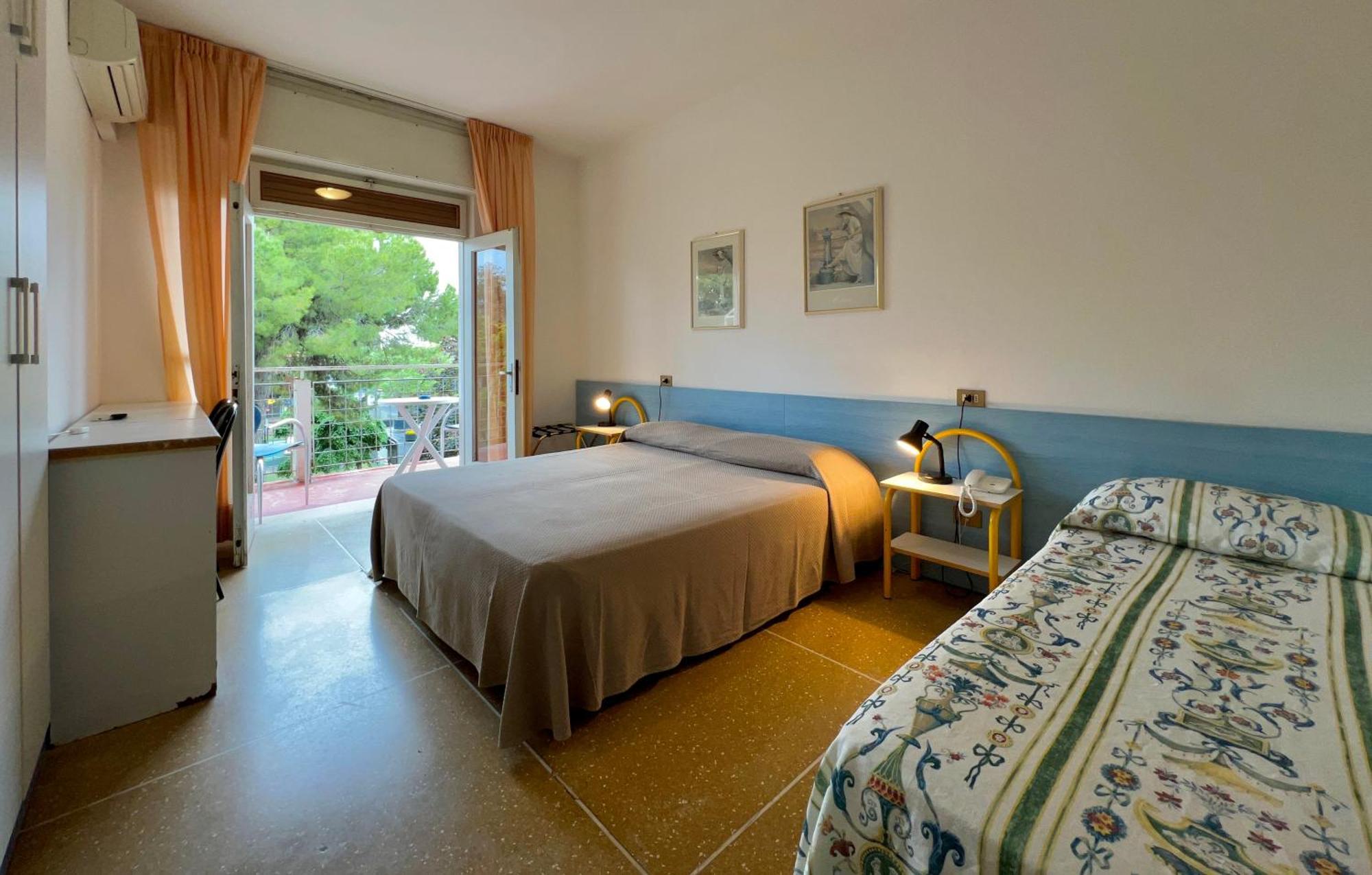 Hotel Myriam リニャーノ・サッビアドーロ エクステリア 写真