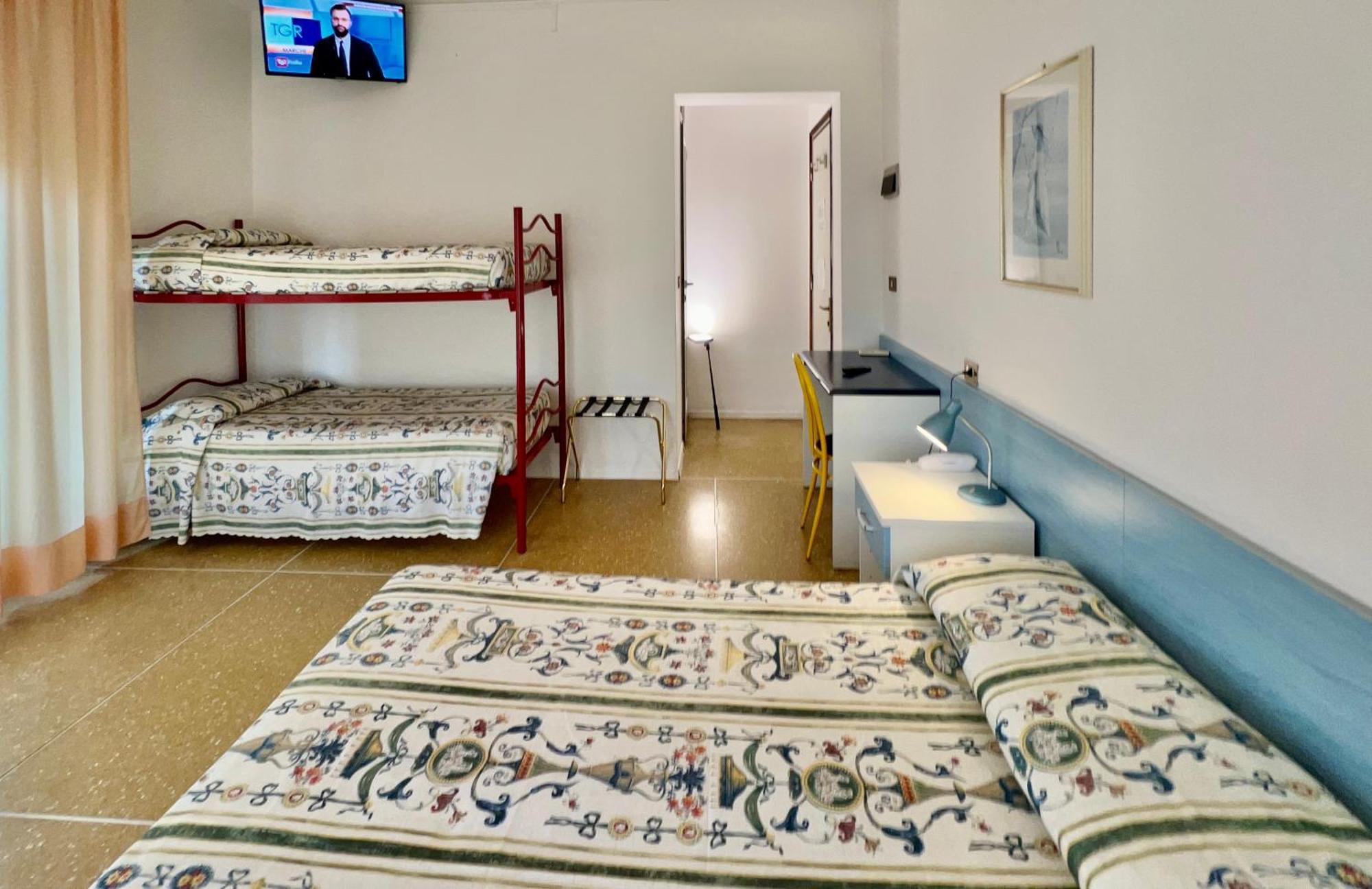 Hotel Myriam リニャーノ・サッビアドーロ エクステリア 写真