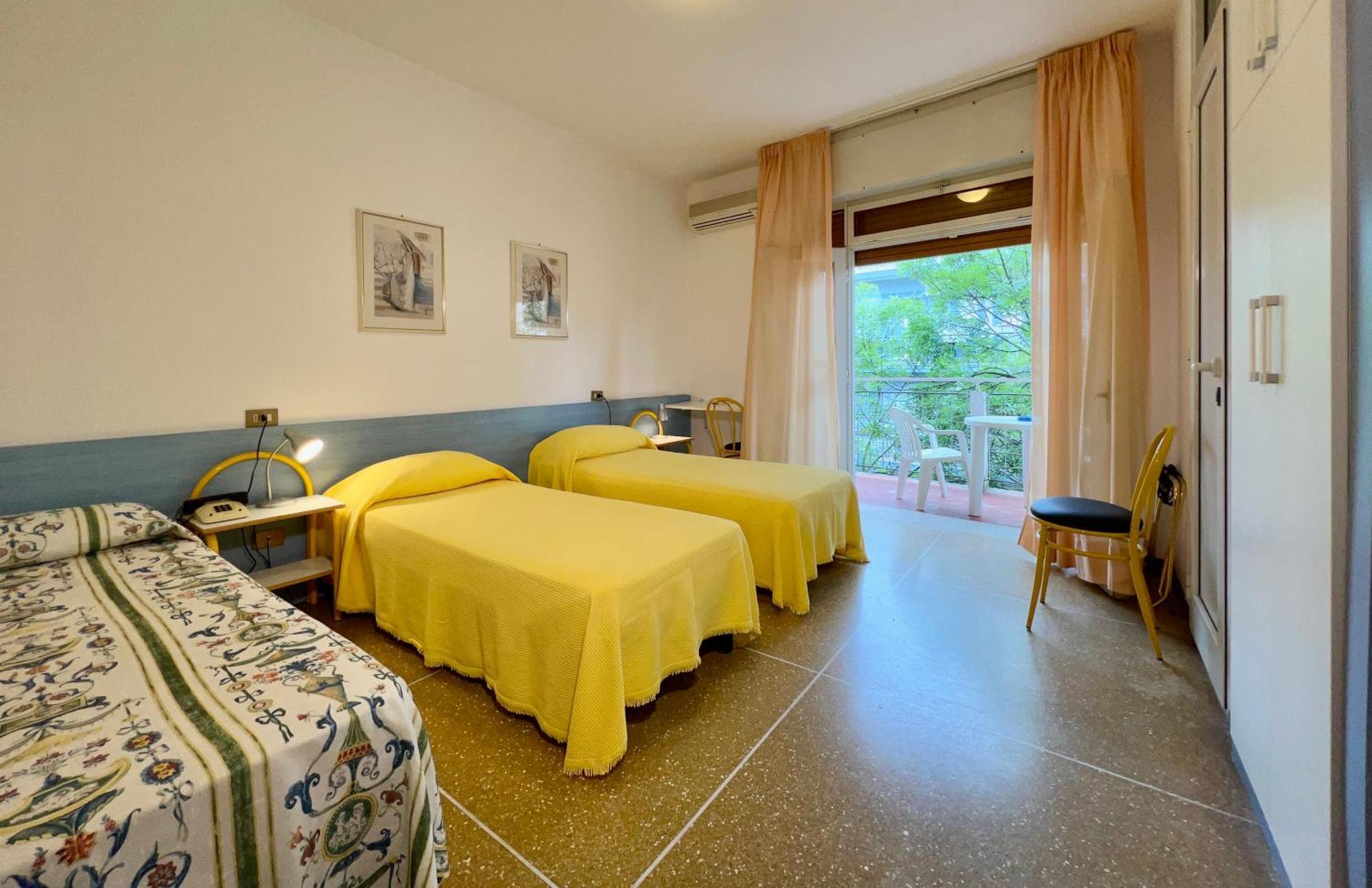 Hotel Myriam リニャーノ・サッビアドーロ エクステリア 写真