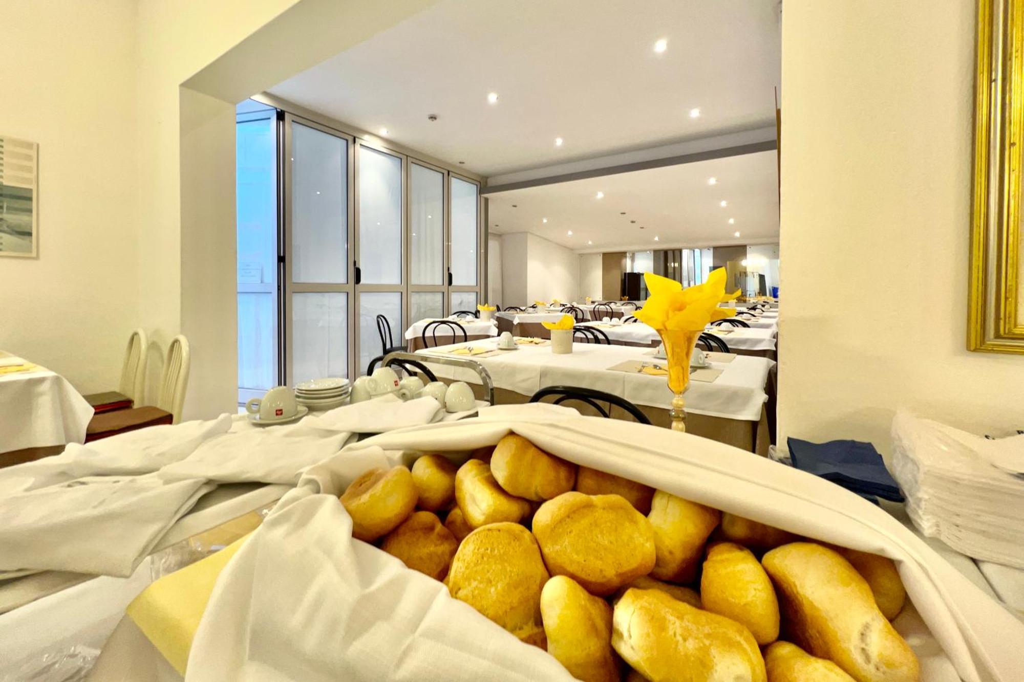 Hotel Myriam リニャーノ・サッビアドーロ エクステリア 写真